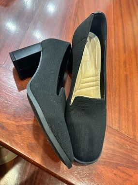 Adrienne Vittadini Britney block Black Knit Heel Pumps